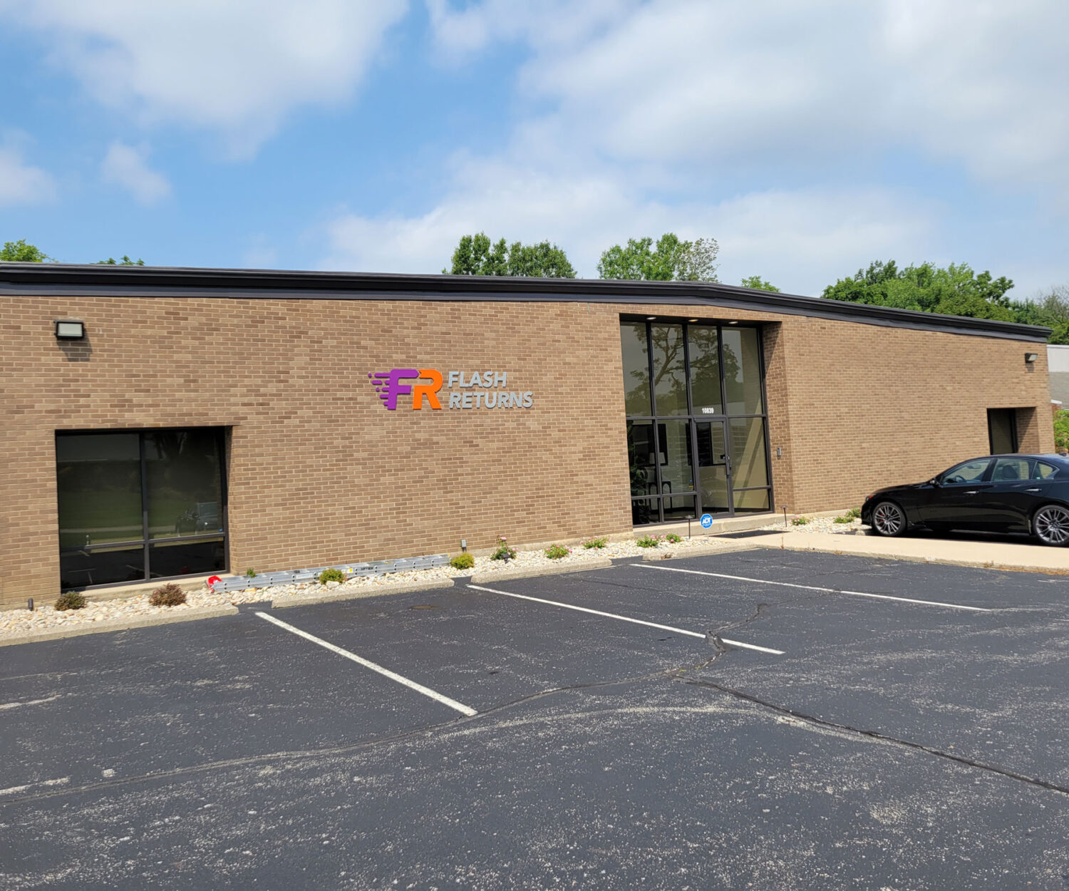 Flash Returns Exterior sign